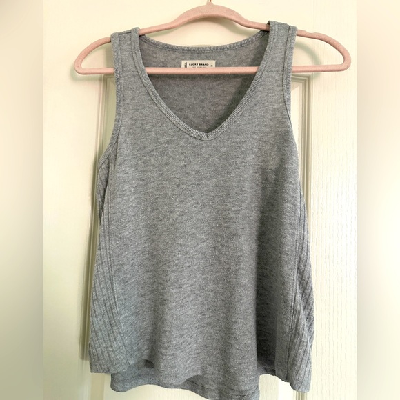 Lucky Brand 🍀 light grey thin sweater tank top - Picture 1 of 9